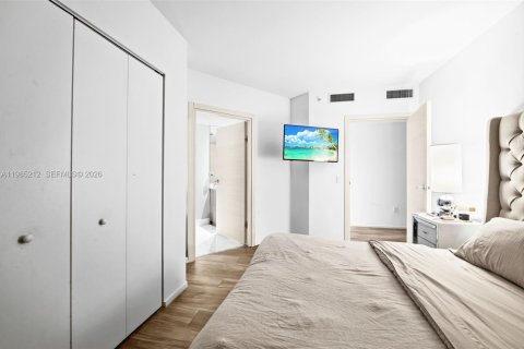Condo in Miami, Florida, 2 bedrooms № 2050903 - photo 22