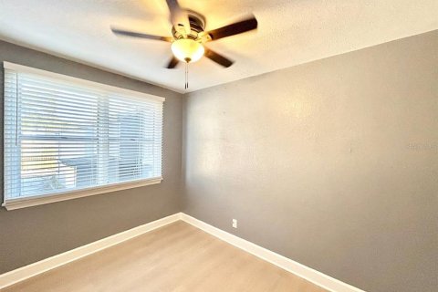 Casa en alquiler en Saint Petersburg, Florida, 4 dormitorios, 120.59 m2 № 2094359 - foto 9
