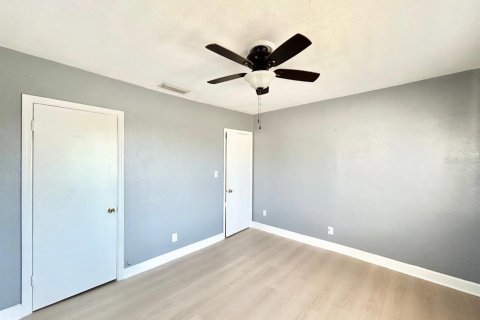 Casa en alquiler en Saint Petersburg, Florida, 4 dormitorios, 120.59 m2 № 2094359 - foto 14