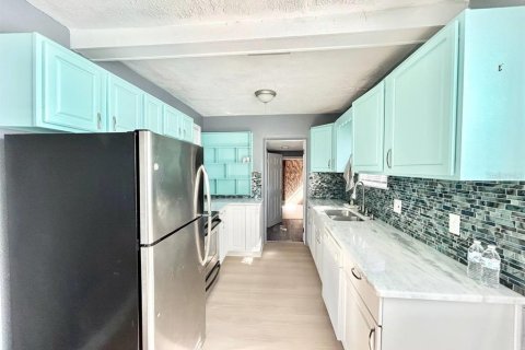Casa en alquiler en Saint Petersburg, Florida, 4 dormitorios, 120.59 m2 № 2094359 - foto 7