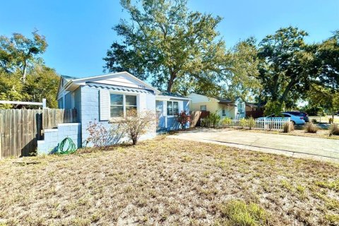 Casa en alquiler en Saint Petersburg, Florida, 4 dormitorios, 120.59 m2 № 2094359 - foto 2