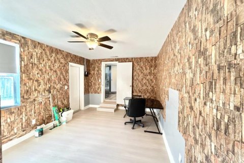 Casa en alquiler en Saint Petersburg, Florida, 4 dormitorios, 120.59 m2 № 2094359 - foto 18