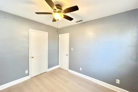 Casa en alquiler en Saint Petersburg, Florida, 4 dormitorios, 120.59 m2 № 2094359 - foto 12