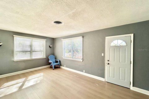Casa en alquiler en Saint Petersburg, Florida, 4 dormitorios, 120.59 m2 № 2094359 - foto 5