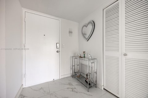 Copropriété à vendre à Hallandale Beach, Floride: 2 chambres, 105.44 m2 № 2061154 - photo 27