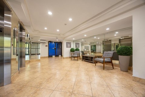 Copropriété à vendre à Hallandale Beach, Floride: 2 chambres, 105.44 m2 № 2061154 - photo 20
