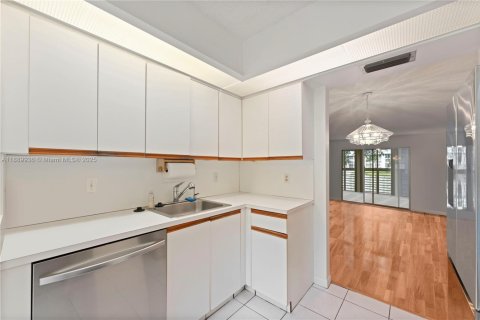 Copropriété à louer à Coconut Creek, Floride: 2 chambres, 113.81 m2 № 1951600 - photo 9