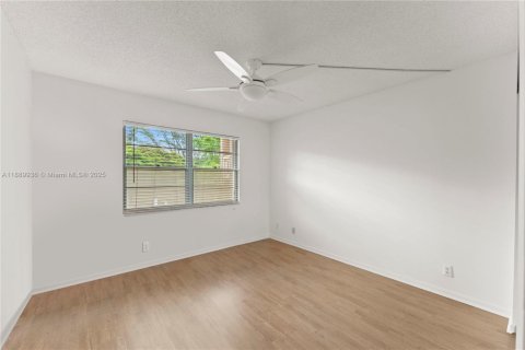 Copropriété à louer à Coconut Creek, Floride: 2 chambres, 113.81 m2 № 1951600 - photo 17