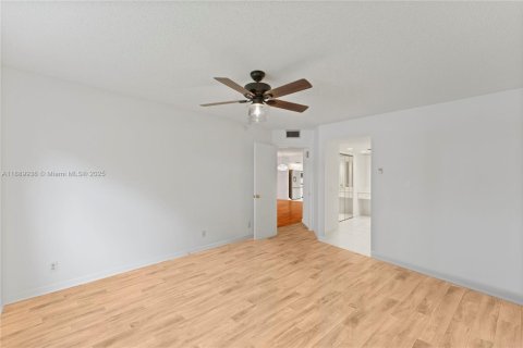 Copropriété à louer à Coconut Creek, Floride: 2 chambres, 113.81 m2 № 1951600 - photo 12