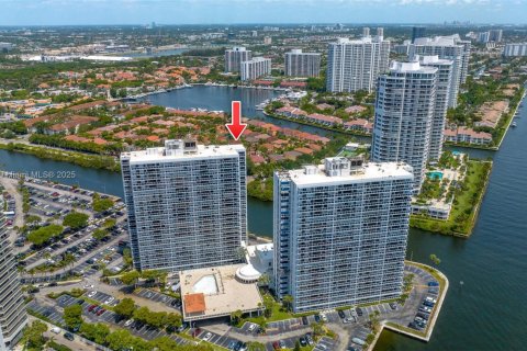 Copropriété à vendre à Aventura, Floride: 2 chambres, 112.78 m2 № 1958551 - photo 2