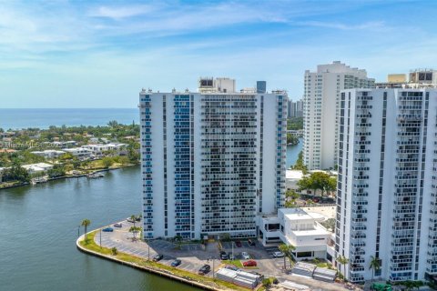 Copropriété à vendre à Aventura, Floride: 2 chambres, 112.78 m2 № 1958551 - photo 10