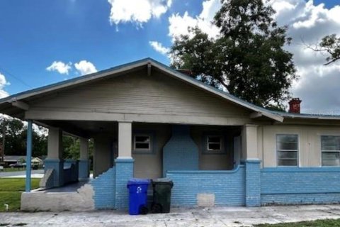 House in Lakeland, Florida 4 bedrooms, 142.7 sq.m. № 1555361 - photo 1