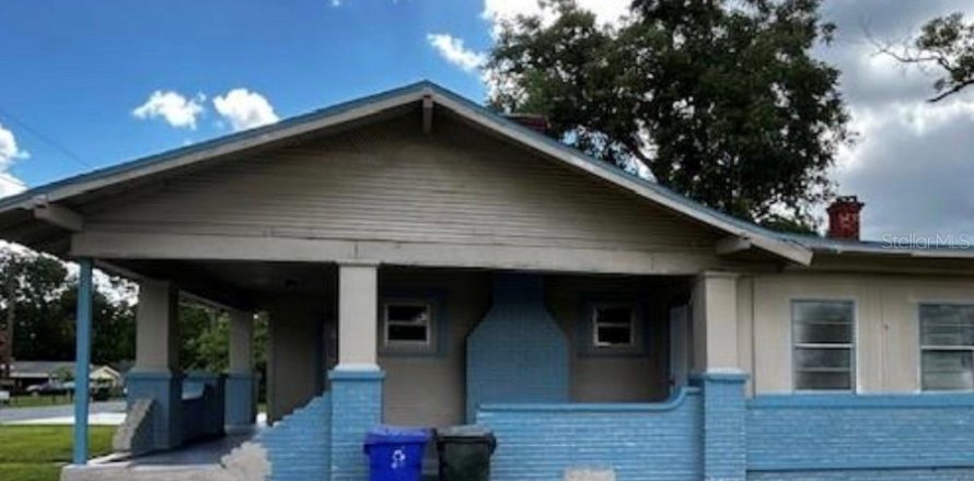 House in Lakeland, Florida 4 bedrooms, 142.7 sq.m. № 1555361