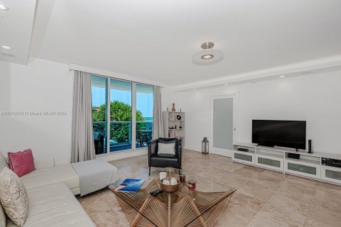 Condo in Miami Beach, Florida, 2 bedrooms  № 2035684 - photo 5