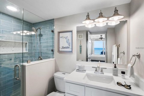 Condo in Indian Shores, Florida, 3 bedrooms № 2225730 - photo 14