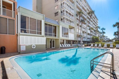 Condo in Indian Shores, Florida, 3 bedrooms № 2225730 - photo 28