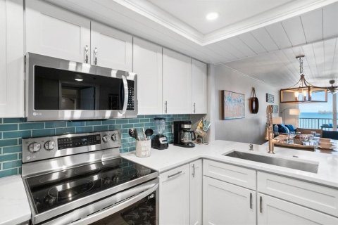 Condo in Indian Shores, Florida, 3 bedrooms № 2225730 - photo 21