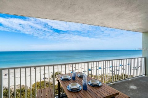 Condo in Indian Shores, Florida, 3 bedrooms № 2225730