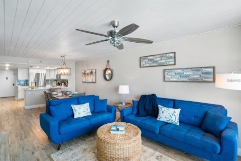 Condo in Indian Shores, Florida, 3 bedrooms № 2225730 - photo 7