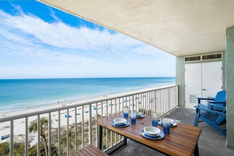 Condo in Indian Shores, Florida, 3 bedrooms № 2225730 - photo 6