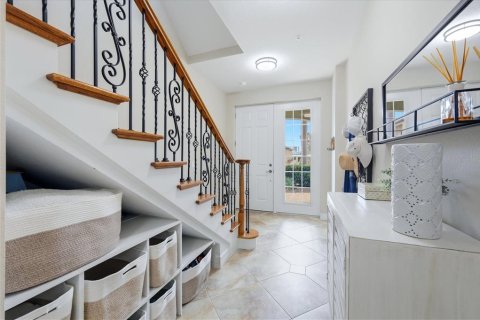 Townhouse in Venice, Florida 4 bedrooms, 308.81 sq.m. № 2408487 - photo 5