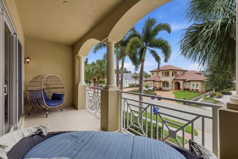 Townhouse in Venice, Florida 4 bedrooms, 308.81 sq.m. № 2408487 - photo 20