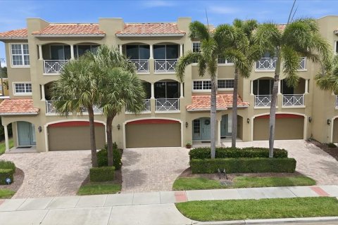 Townhouse in Venice, Florida 4 bedrooms, 308.81 sq.m. № 2408487