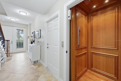 Townhouse in Venice, Florida 4 bedrooms, 308.81 sq.m. № 2408487 - photo 4