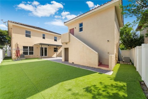 Casa en alquiler en Miami, Florida, 5 dormitorios, 281.59 m2 № 2153671 - foto 7