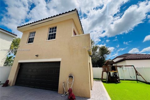 Casa en alquiler en Miami, Florida, 5 dormitorios, 281.59 m2 № 2153671 - foto 30