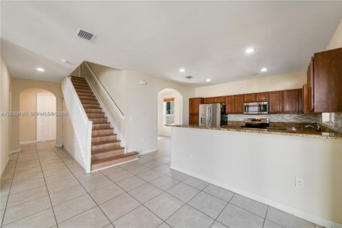 Casa en alquiler en Miami, Florida, 5 dormitorios, 281.59 m2 № 2153671 - foto 11
