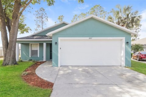 House in Lakeland, Florida 3 bedrooms, 110.09 sq.m. № 1912711 - photo 1