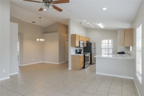 House in Lakeland, Florida 3 bedrooms, 110.09 sq.m. № 1912711 - photo 3