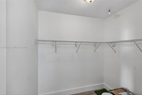 Condo in Miami Beach, Florida, 1 bedroom  № 2062196 - photo 9