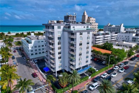 Condo in Miami Beach, Florida, 1 bedroom  № 2062196 - photo 30