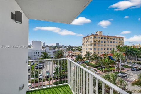 Condo in Miami Beach, Florida, 1 bedroom  № 2062196 - photo 4