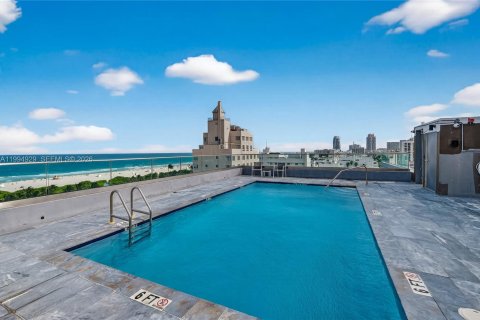 Condo in Miami Beach, Florida, 1 bedroom  № 2062196 - photo 2