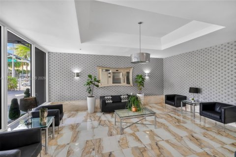 Condo in Miami Beach, Florida, 1 bedroom  № 2062196 - photo 23