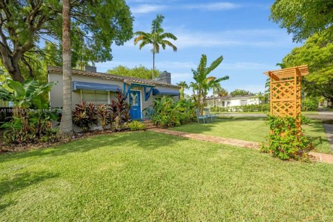 House in Hollywood, Florida 2 bedrooms, 138.8 sq.m. № 2013445 - photo 21