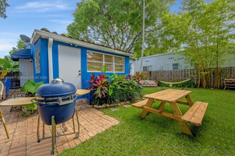 House in Hollywood, Florida 2 bedrooms, 138.8 sq.m. № 2013445 - photo 5