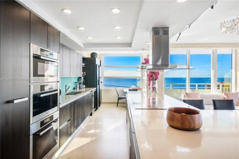 Copropriété à vendre à Miami Beach, Floride: 2 chambres, 118.08 m2 № 2008925 - photo 11