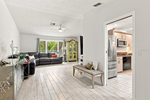 Villa ou maison à vendre à Tarpon Springs, Floride: 3 chambres, 194.44 m2 № 2227908 - photo 12