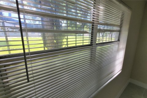 Appartement à louer à Opa-locka, Floride: 2 chambres, 78.97 m2 № 2061629 - photo 19