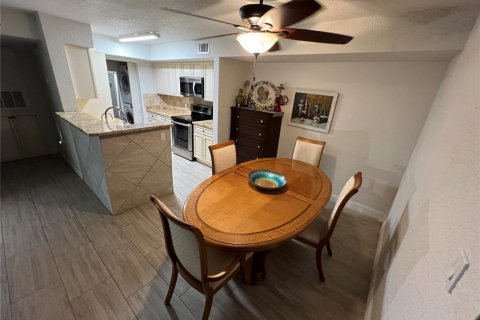 Copropriété à vendre à Orlando, Floride: 2 chambres, 92.9 m2 № 2091446 - photo 7