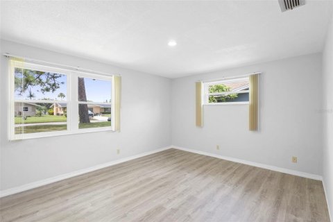 House in Daytona Beach, Florida 3 bedrooms, 110.18 sq.m. № 1916251 - photo 13