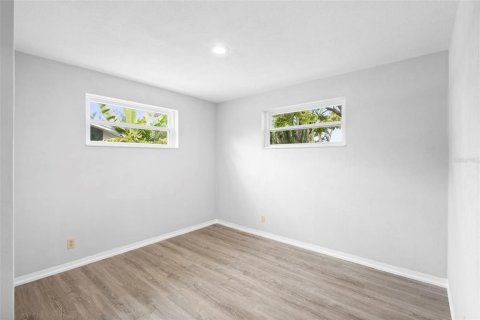 House in Daytona Beach, Florida 3 bedrooms, 110.18 sq.m. № 1916251 - photo 11