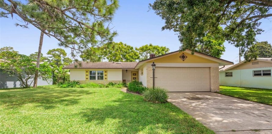 House in Daytona Beach, Florida 3 bedrooms, 110.18 sq.m. № 1916251