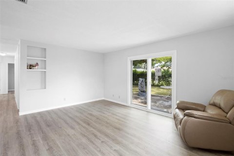 House in Daytona Beach, Florida 3 bedrooms, 110.18 sq.m. № 1916251 - photo 10