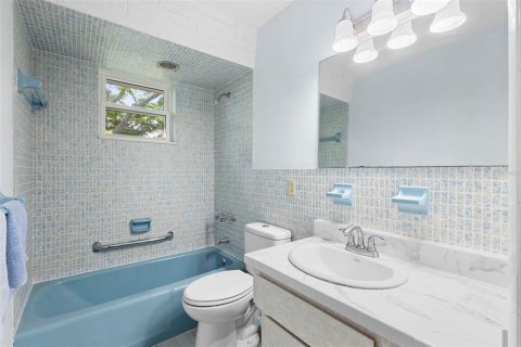 House in Daytona Beach, Florida 3 bedrooms, 110.18 sq.m. № 1916251 - photo 5