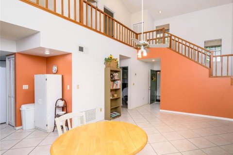 Townhouse in Casselberry, Florida 2 bedrooms, 117.06 sq.m. № 2110323 - photo 3